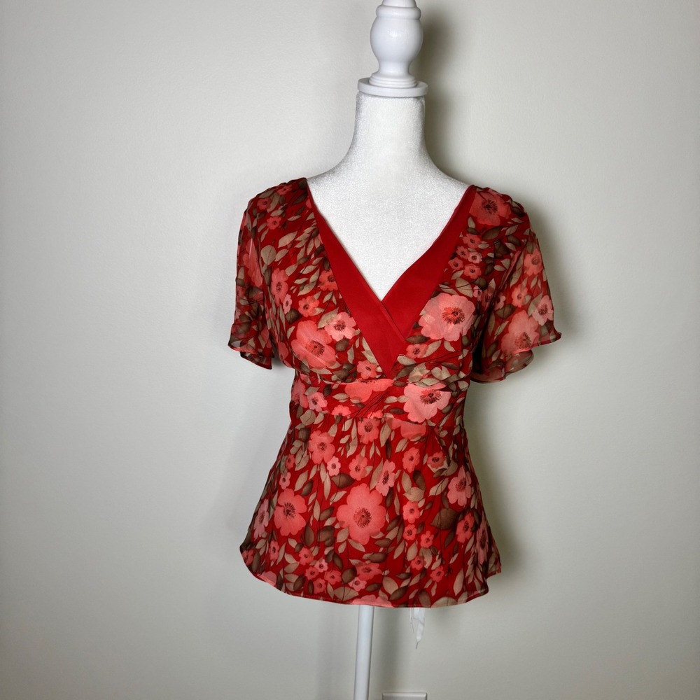 LOFT 100% Silk Floral Blouse Women's Size 8 Red Pink Flutter Sleeve Top